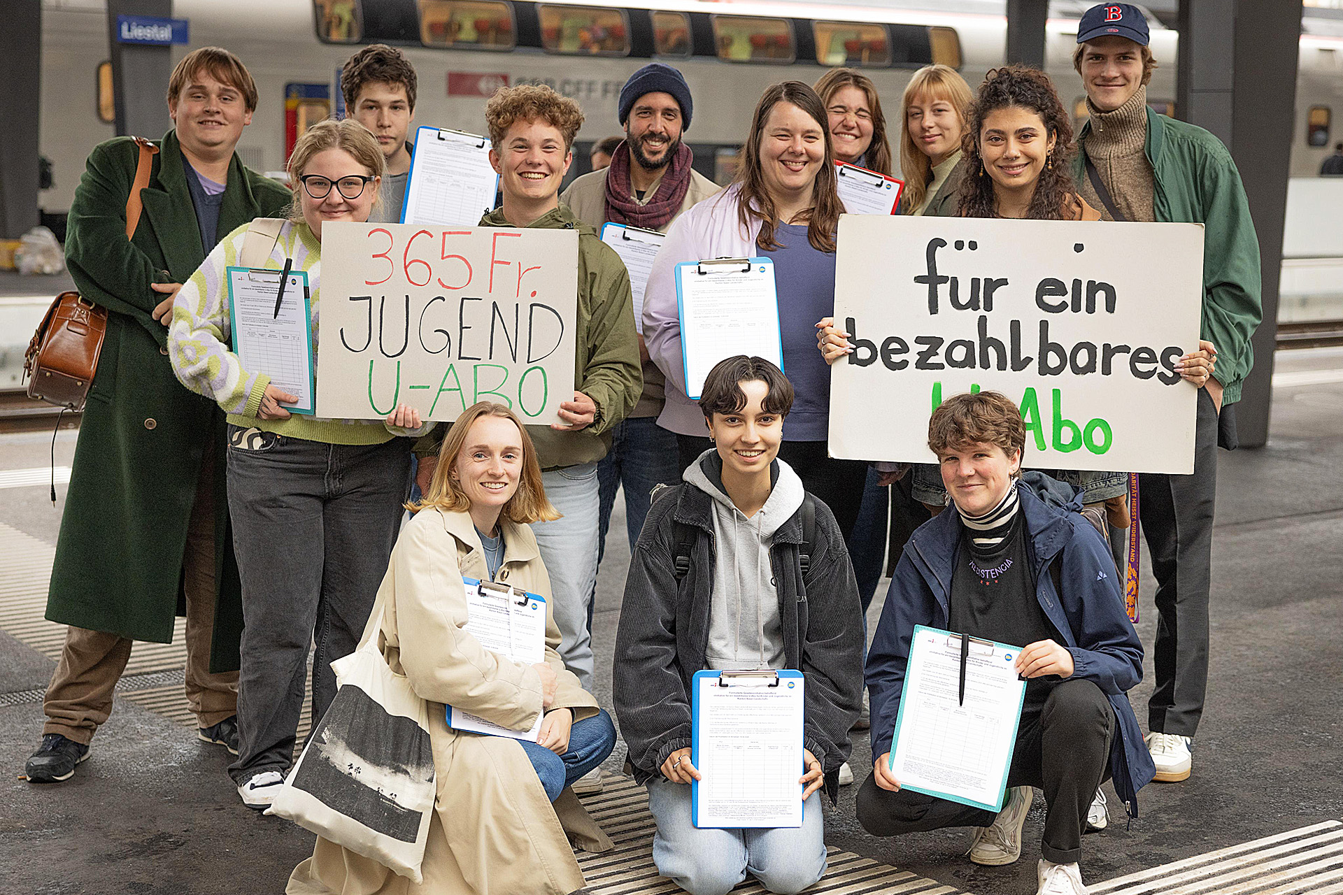 Jungparteien fordern günstiges U-Abo für Jugendliche im Baselbiet