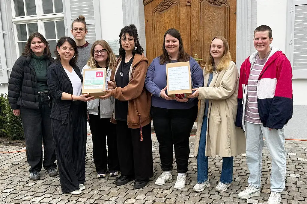 JUSO: Einreichung der U-Abo Jugend Initiative